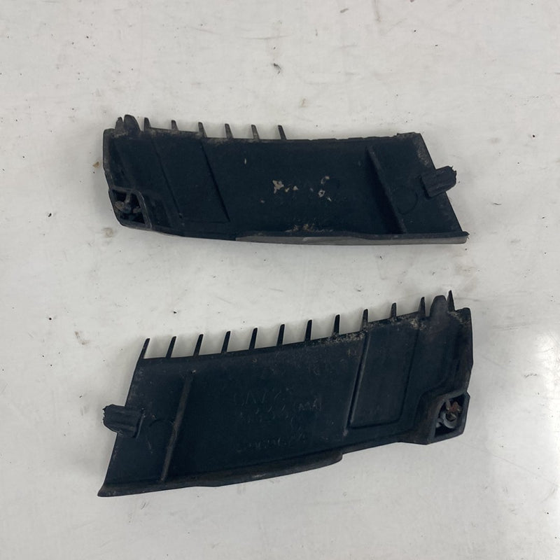 1995-1998 Chevrolet Silverado 2500 GMT400 Cowl End Trim 15969624 15969623