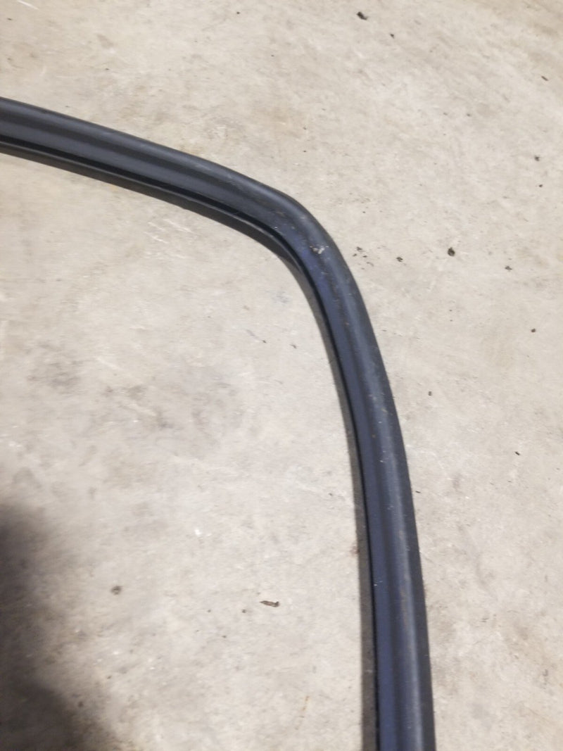 1984-93 BMW E30 318i 325i Trunk Deck Lid Weather Seal Gasket Guard OEM #CN590