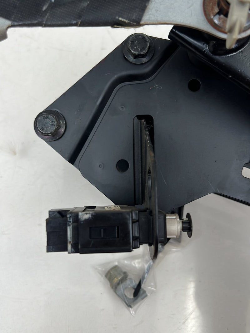 1993-1997 Volvo 850 Brake Pedal Box Lever Assembly 9128577 OEM
