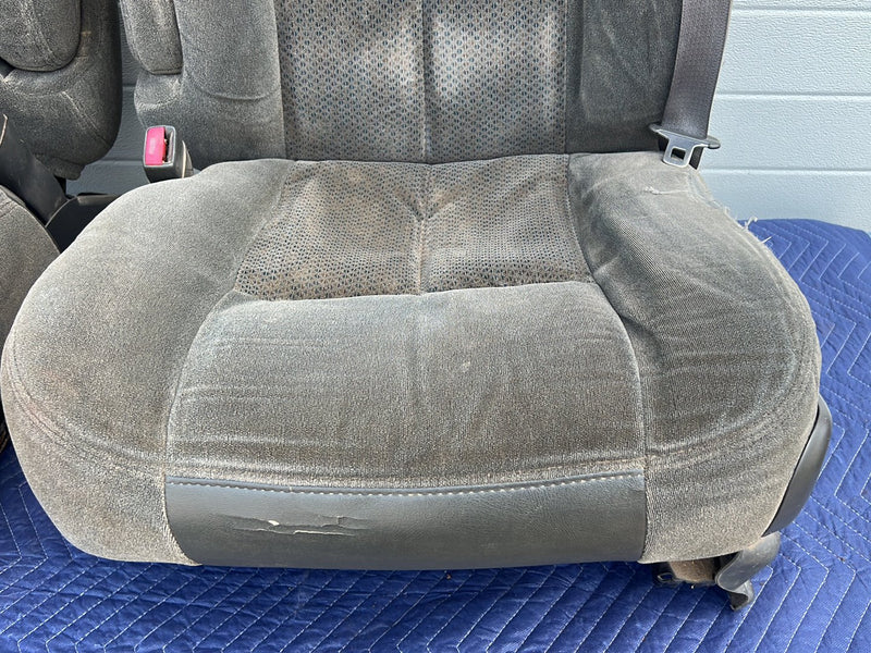1999-2002 Chevrolet Silverado Tahoe Sierra Front Seat Pair Gray Cloth OE #5494EM