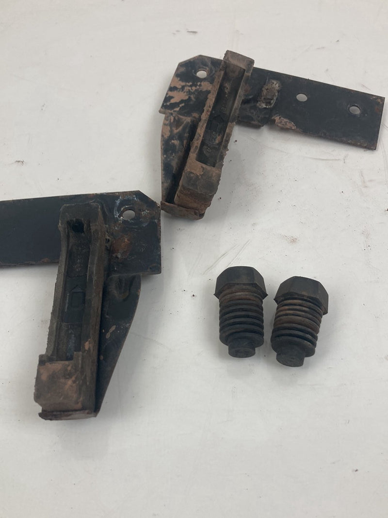 1996 Chevrolet Silverado GMT800 - Radiator Top Mounting Bracket PN: 899699 99695T