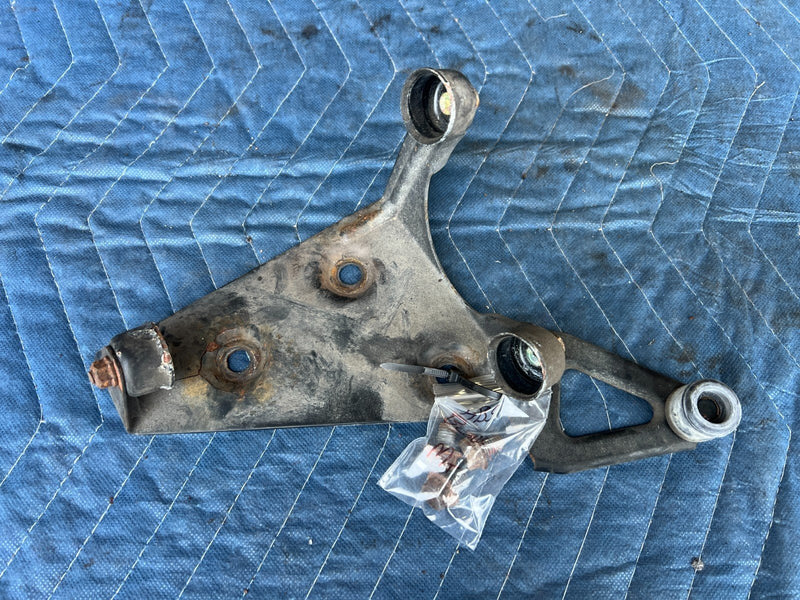 1989-1995 Volvo 740 940 Sedan ABS Block Pump Mount Bracket Brace OEM #3735EM