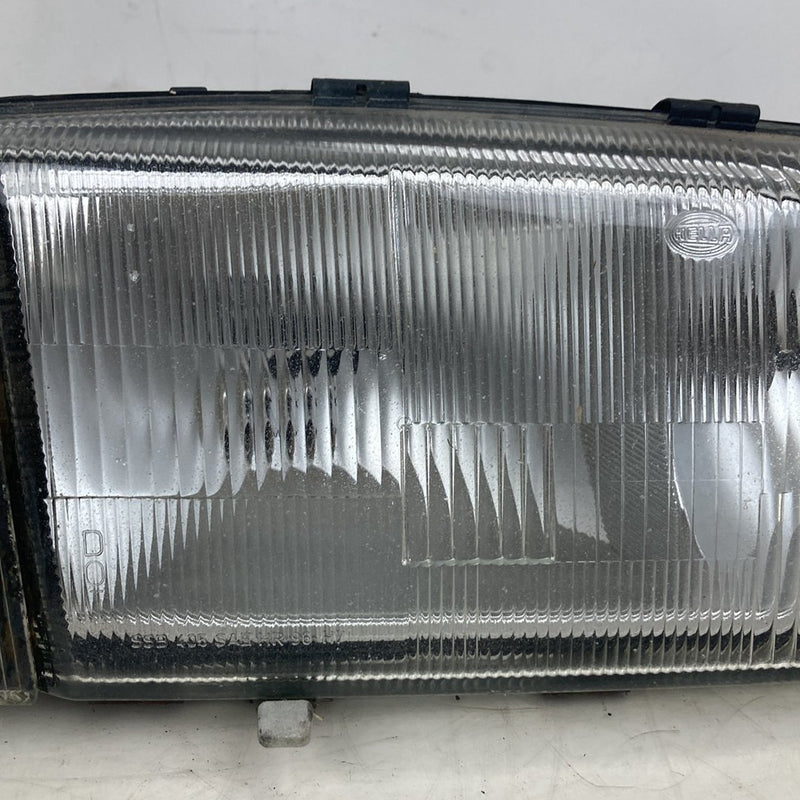 1998-2000 Volvo V70 Headlight Assembly Right 9169525 OEM #5194M
