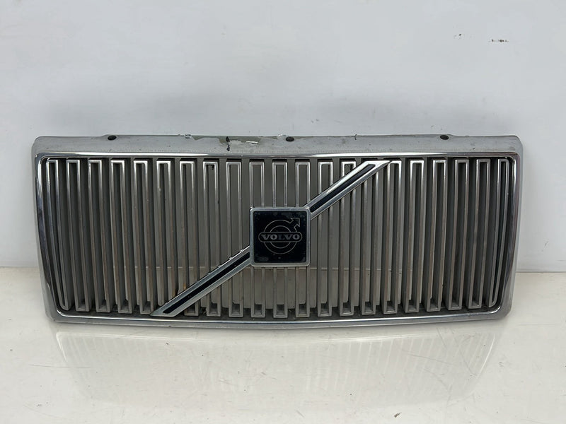 1990-1992 Volvo 740 745 940 Front Chrome Grille Assembly 1358486 OEM #5914EM