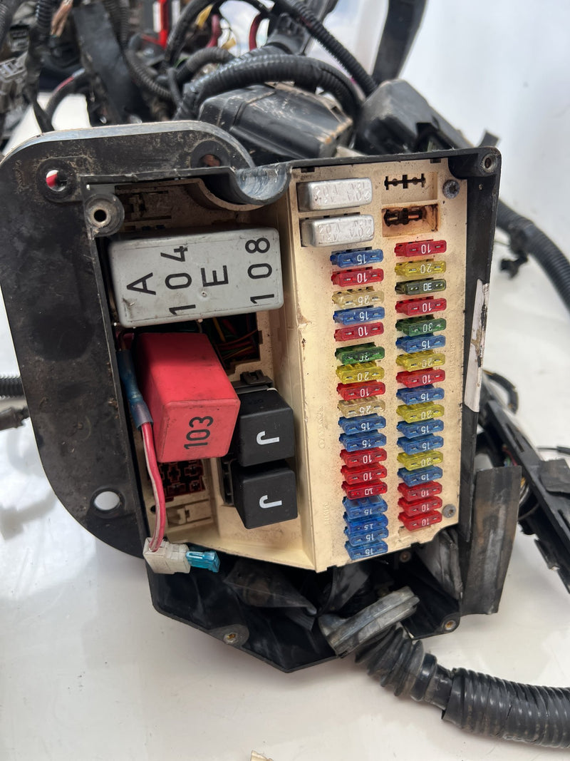 1998-2000 Volvo S70 V70 XC Engine Wiring Wire Harness w/ Fuse Box OEM #6854EM