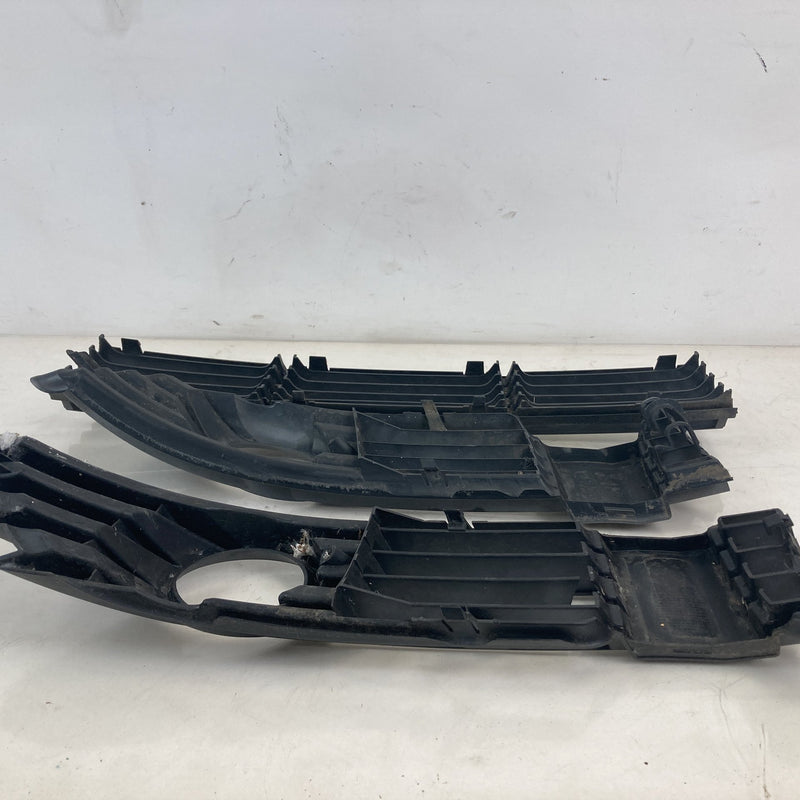 2001-2005 VW Volkswagen Passat Bumper Grille Lower 3 piece OEM #5569M