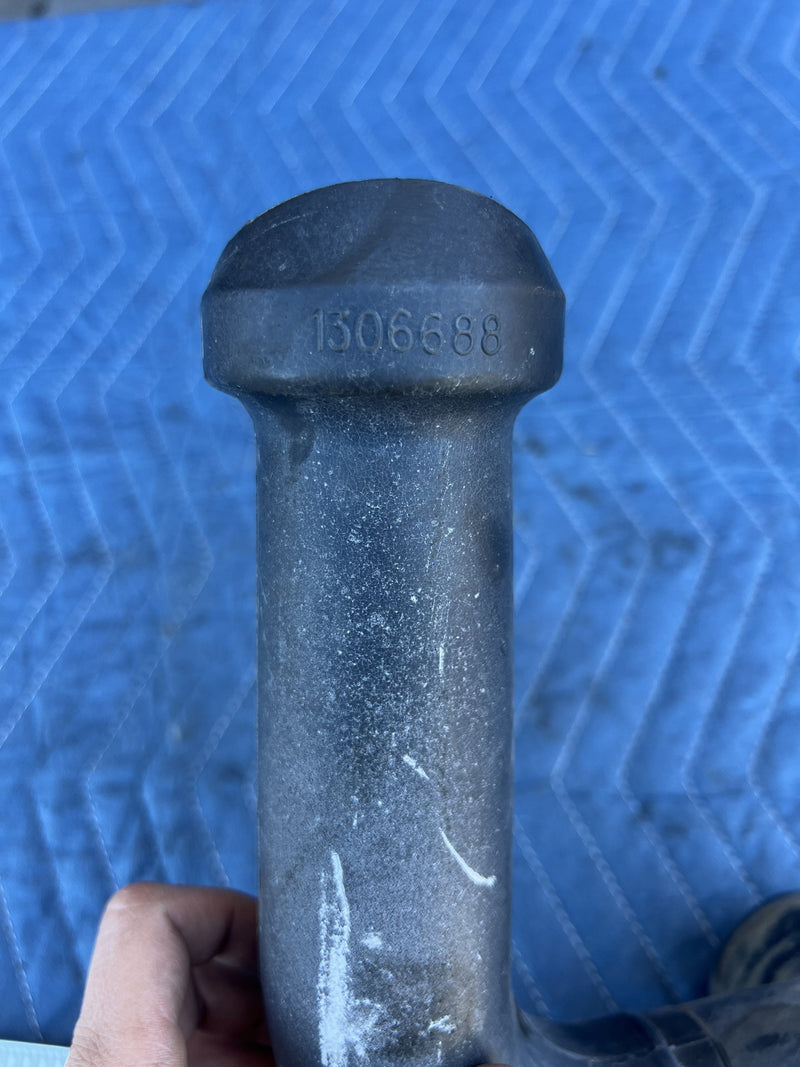 1988 Volvo 240 245 - Air Intake Duct PN: 1306688