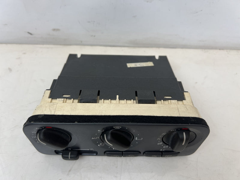 1998-2000 Volvo V70XC S70 Dash Heat HVAC Climate Control Switch Panel OE #6828EM
