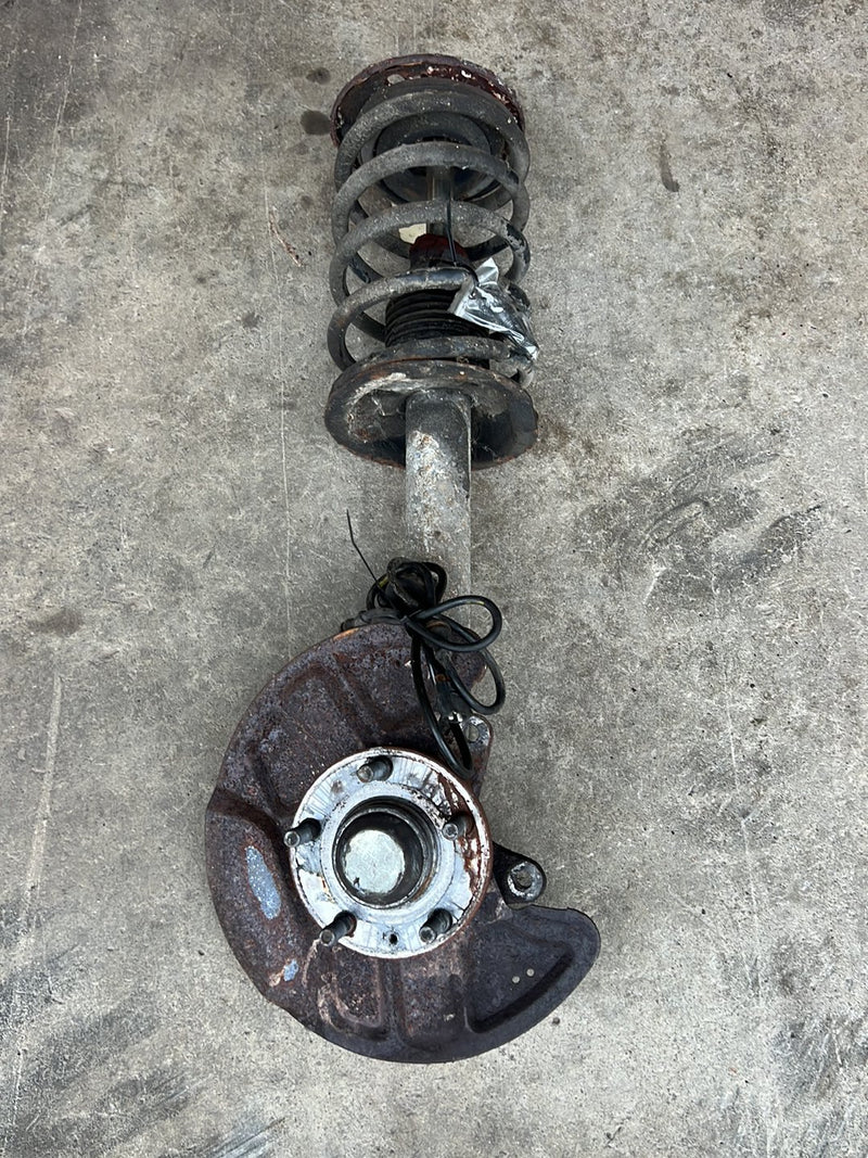 1990-1992 Volvo 740 745 940 Front Driver Left Strut Shock w/ Hub Assembly OEM #5994EM
