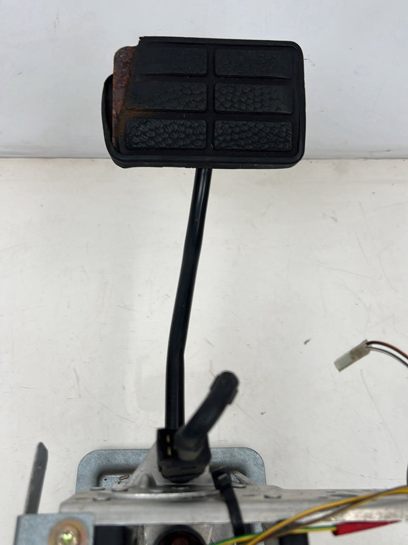 1990-1992 Volvo 740 745 940 Brake Pedal Lever Assembly 1362887 OEM #5891EM