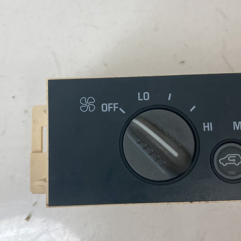 1995-1998 Chevrolet Silverado 2500 GMT400 HVAC Climate Control 16199266 OEM