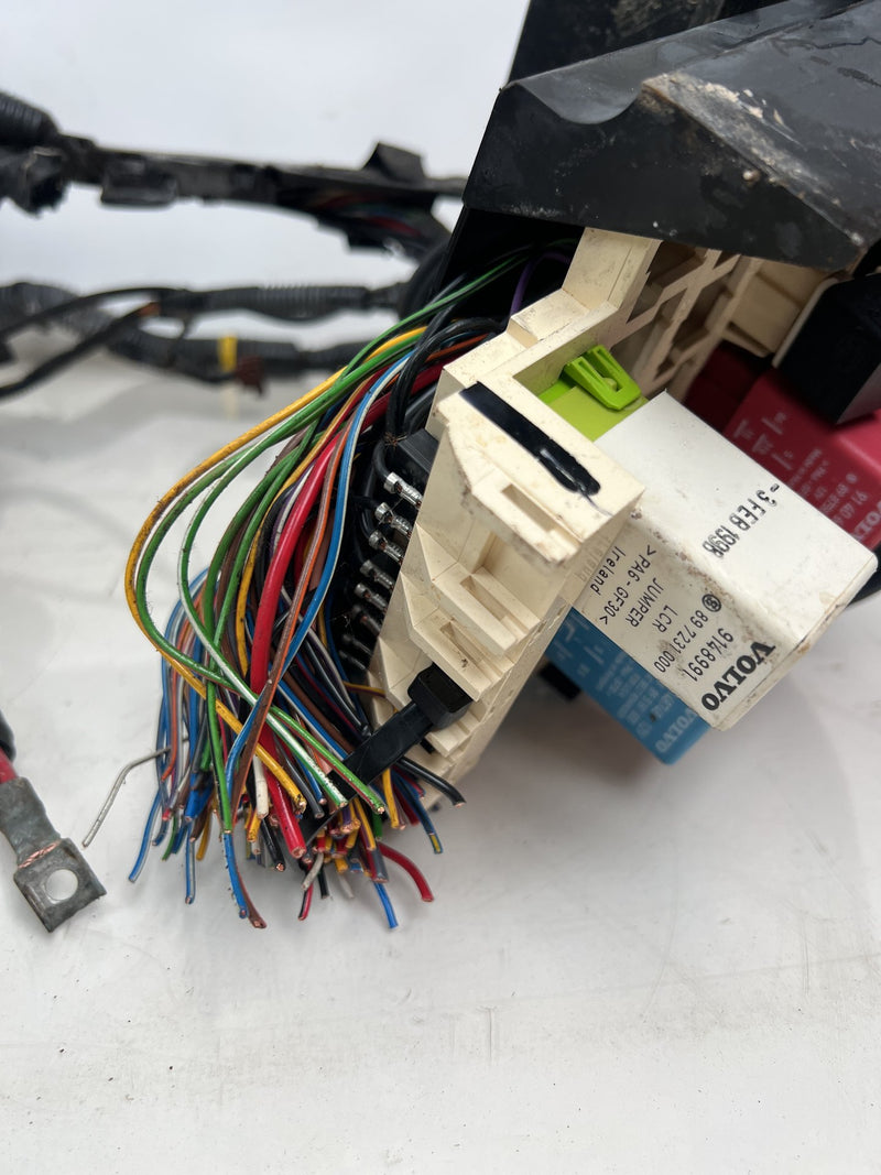 1998-2000 Volvo S70 V70 XC Engine Wiring Wire Harness w/ Fuse Box OEM #6854EM