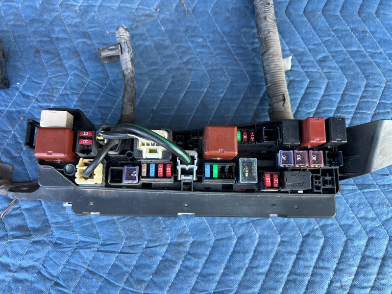 2003-2008 Toyota Corolla Cabin Dash Fuse Box Relay Junction OEM #3354EM