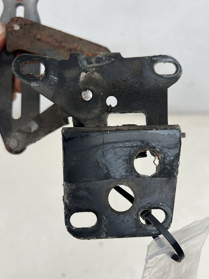 2001-2003 Audi S8 D2 A8 Engine Bonnet Hood Latch Catch 4D0823485 OEM #6083EM