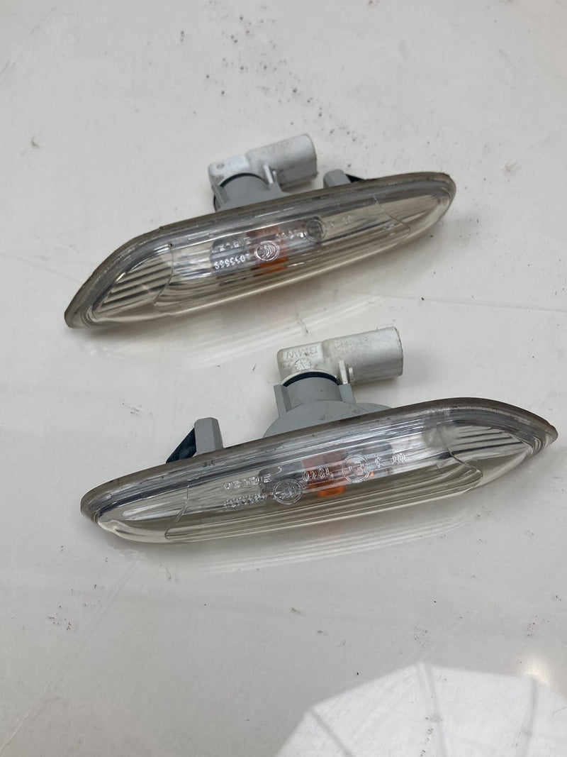 2009-2011 BMW 328i E90 Marker Light Front Turn Signal 7253325 7253326 OEM #4784M