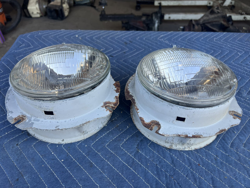1973 Volvo 140 142 - Headlight Set PN: 686437