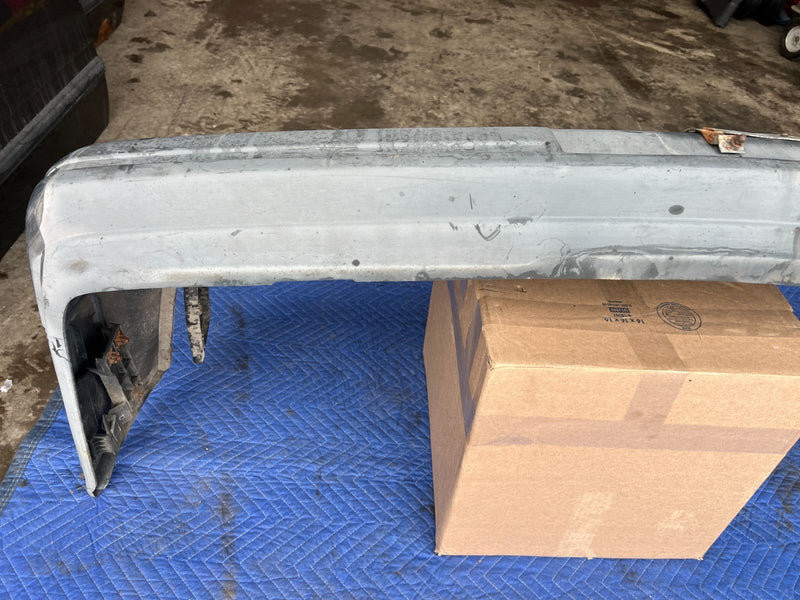 1989-1995 Volvo 740 940 Sedan Front Bumper Cover Trim Guard 1369626 OEM #3822EM