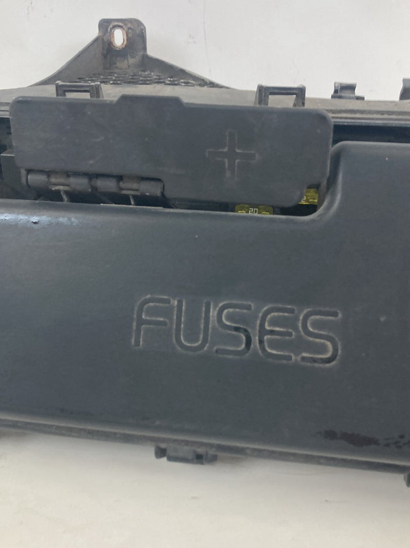 2005 Volvo XC90 I 275 Engine Fuse Box 9494210 9494211 OEM #4830M