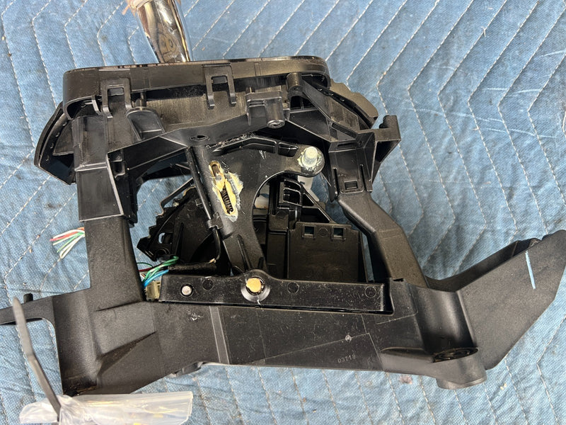 2002-2006  Toyota Camry  Automatic Floor Gear Shifter  Assembly OEM #107DU