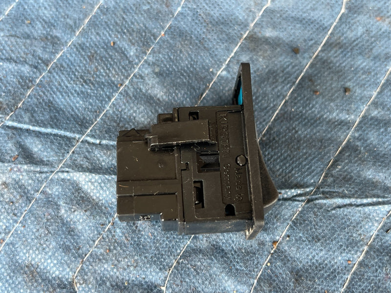 1989-1995 Volvo 740 940 Dash Front Fog Light Button Switch 1362338 OEM #3811EM