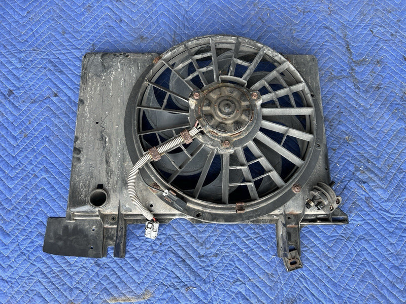 1993-1997 Volvo 850 850R Engine Cooling Fan Assembly & Shroud 2.4L OEM #4429E