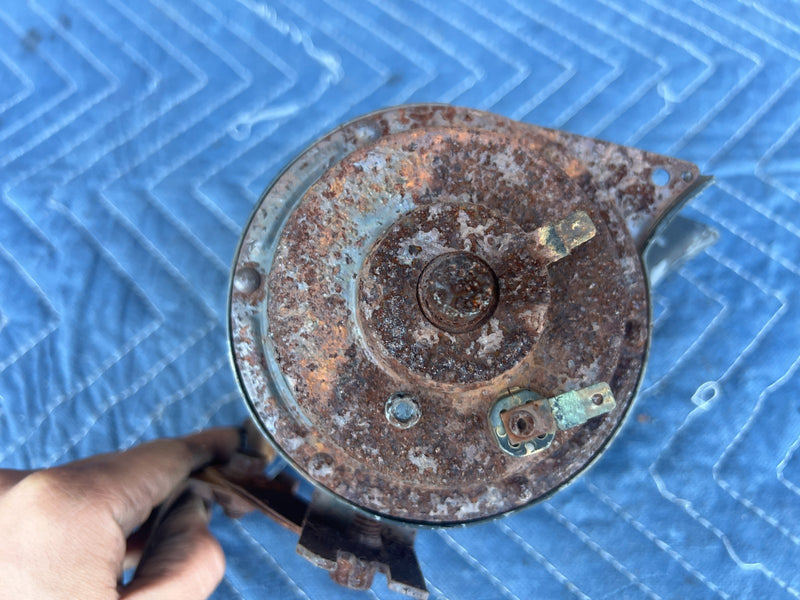 1967-1974 Volvo 140 142 144 145 Horn High & Low Tone Signal Pair OEM #4953EM