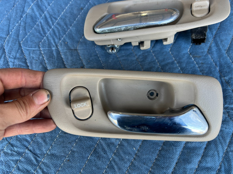 1998-2002 Honda Accord Sedan Interior Door Handle Lever Set w/ Lock OEM #2009CN