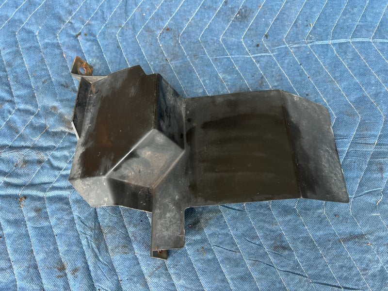 1989-1995 Volvo 740 940 Sedan LH & RH Air Deflector Guide Cover Pair OEM #3713EM