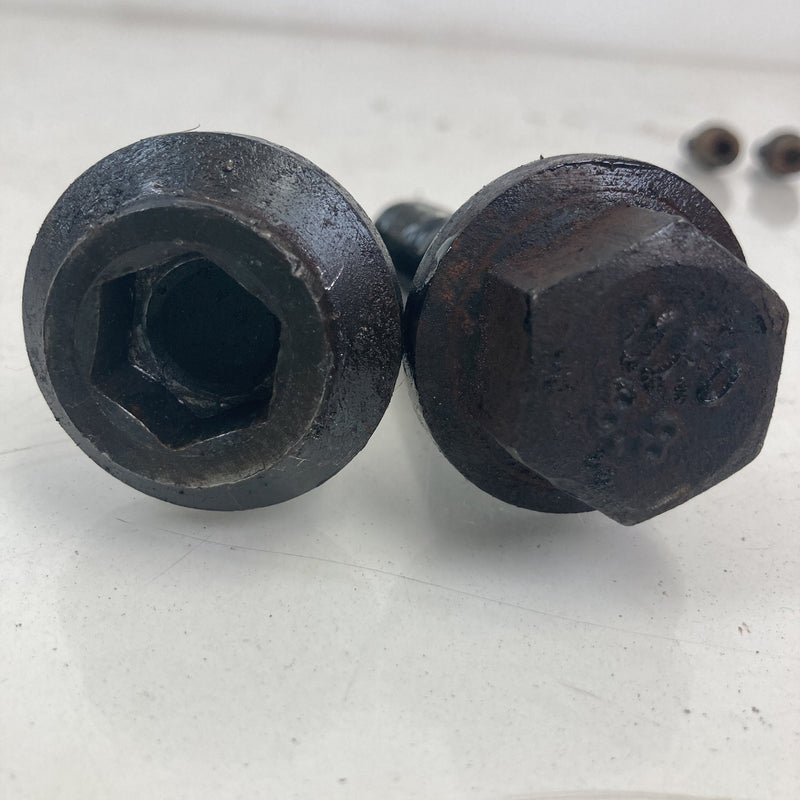 2001-2005 Volkswagen Passat Hardware CV Axle Bolts Manual OEM #5514M