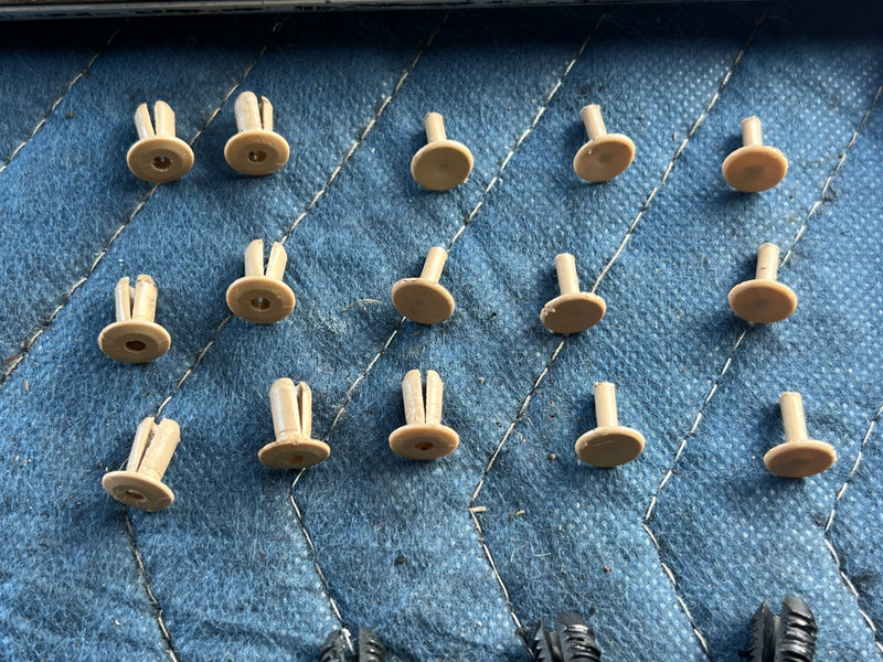 1996-2003 Mercedes W210 E320 Carpet Hold Down Button Clip Set Tan OEM #4674EM