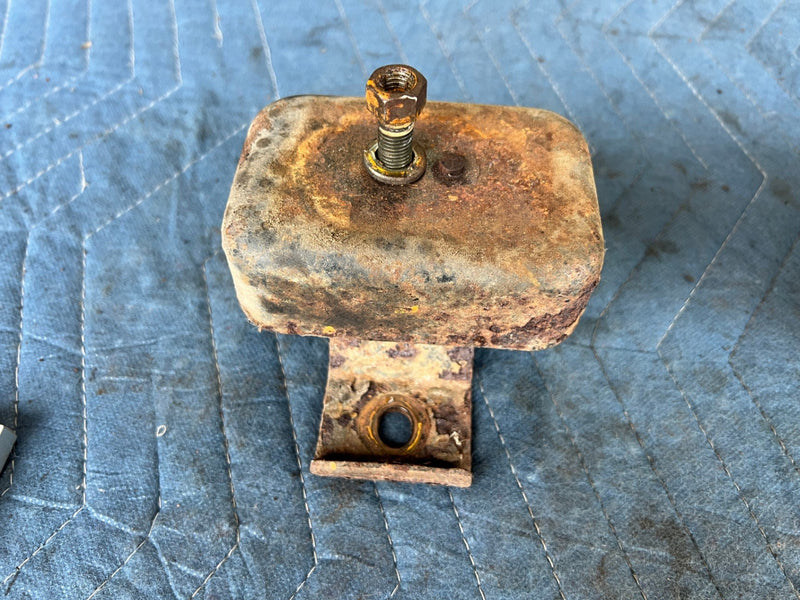1987 Suzuki Samurai SJ413 - Motor Mount Pair Set