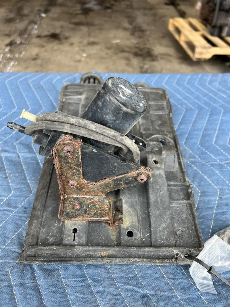 1993-1997 Volvo 850 850R Battery Bracket & Cruise Control Module OEM #4516E
