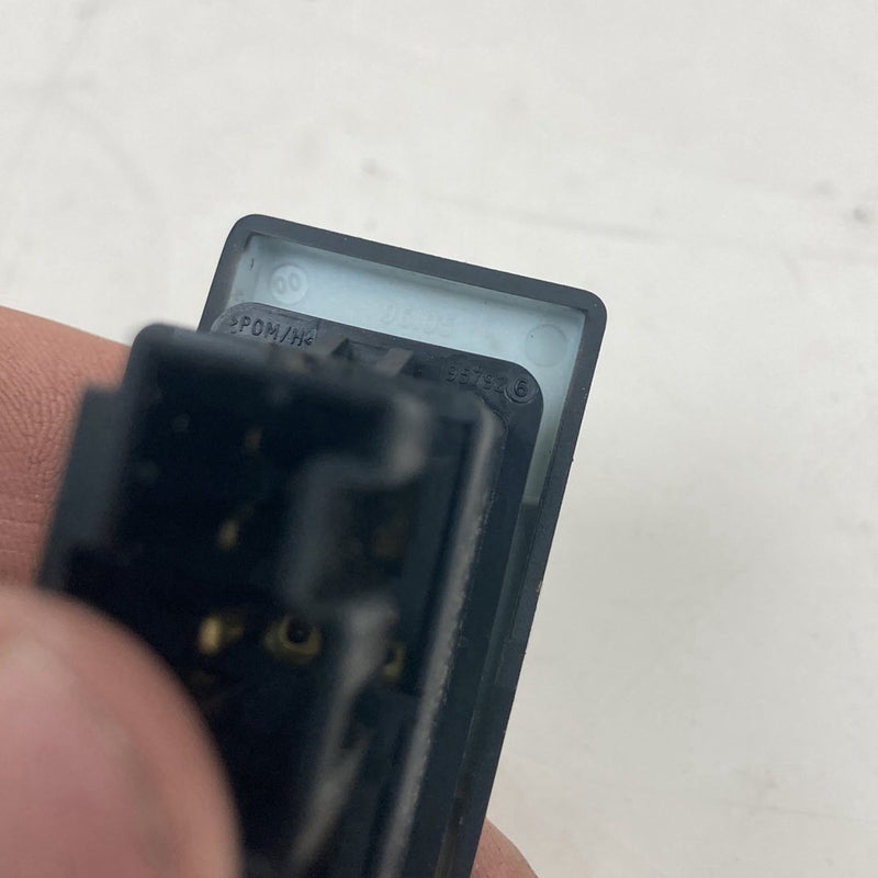 1999-2004 Land Rover Discovery II L550 Door Lock Switch 03035110 OEM #5040M