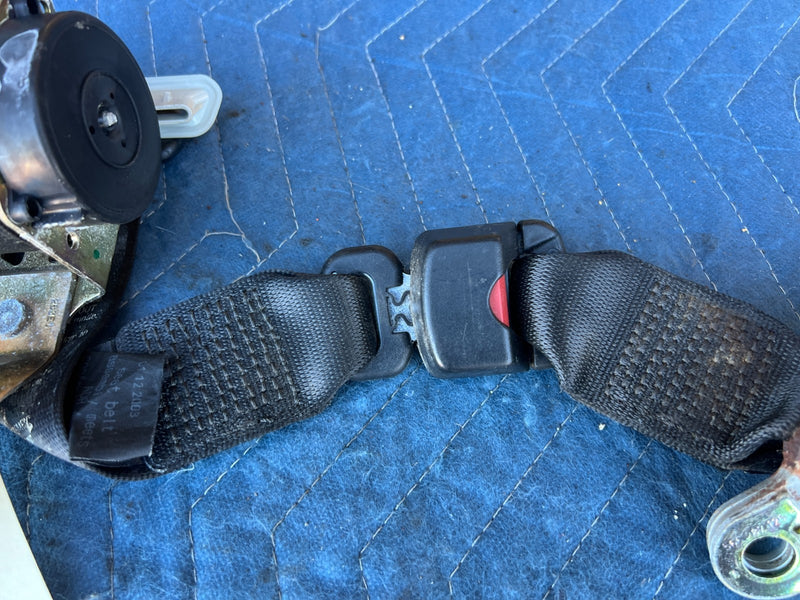 2000-2005 BMW 330xi 325xi E46 Rear Seat Belt Retractor & Buckle Set OEM #4822EM