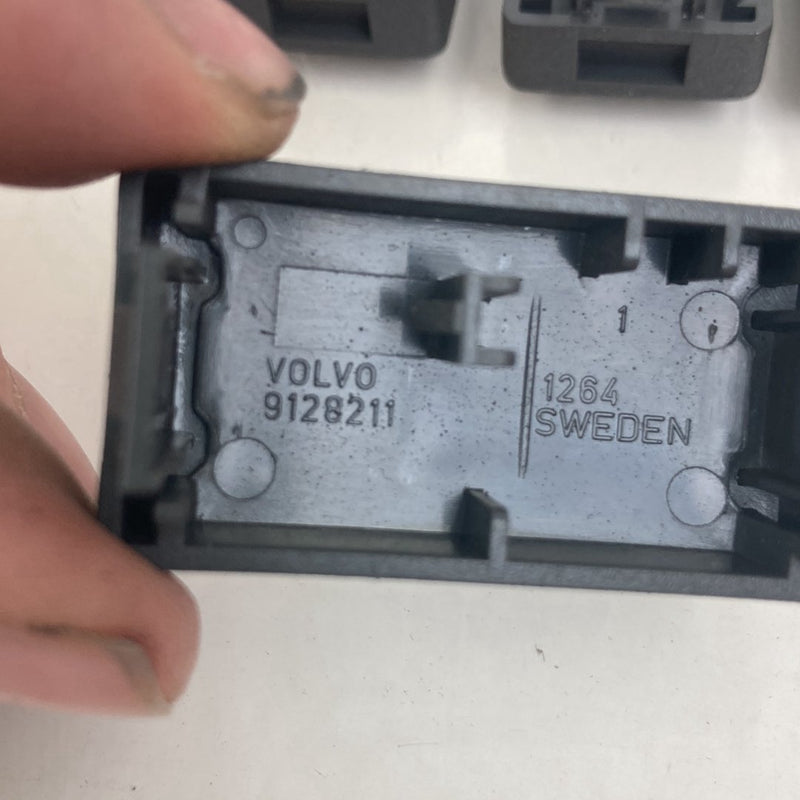 1998-2000 Volvo V70 Switch Blank Set of 4 Black 9128211 OEM #5162M