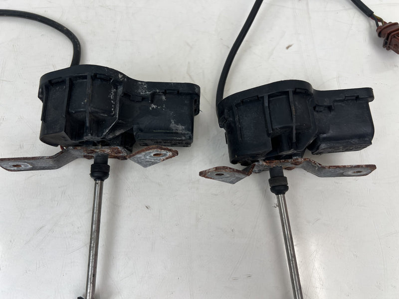 1998-2000 Volvo S70 V70 XC Front Headlight Lamp Wiper Motor Pair OEM #6856EM
