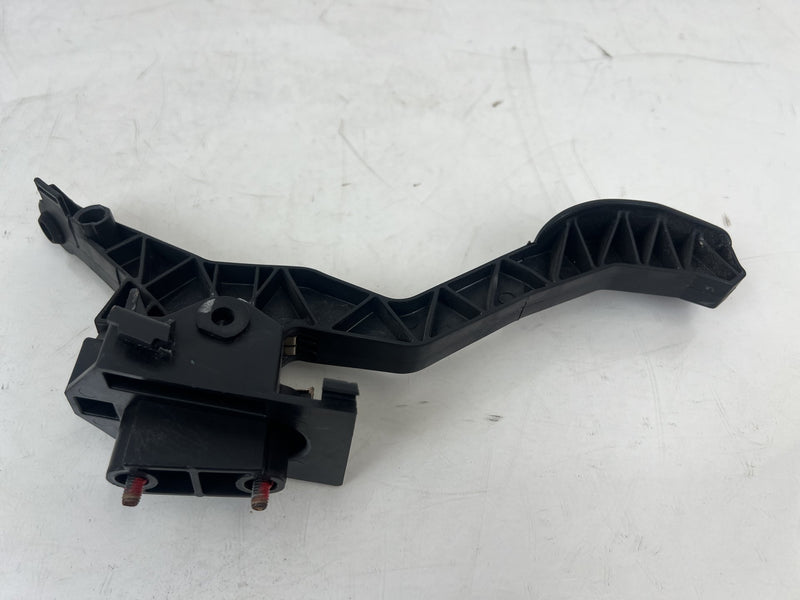 1998-2000 Volvo S70 V70 XC Throttle Accelerator Gas Pedal Assembly OEM #6896EM
