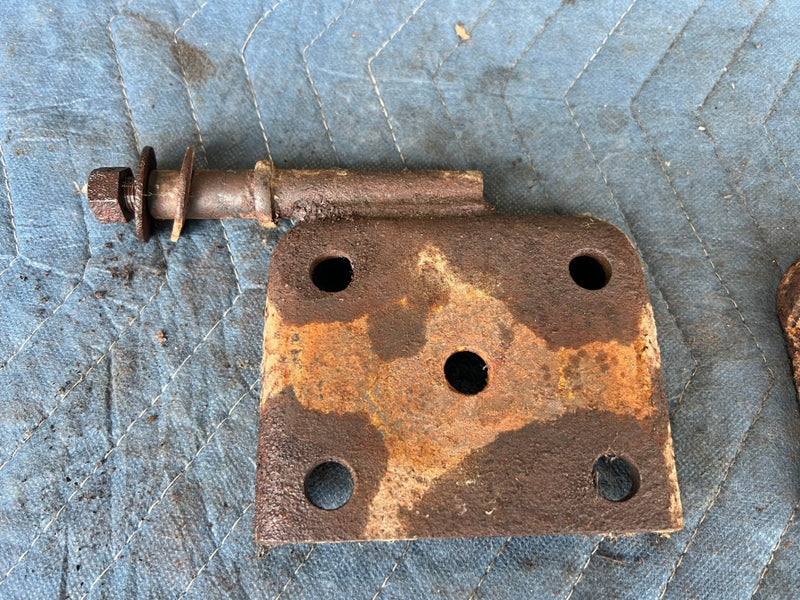 1985-1988 Suzuki Samurai SJ413 U Bolt Plate U Bolt Plate Set Pair Left Right OEM