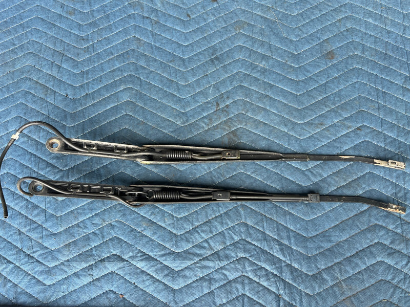 1999-2007 Chevy Silverado Windshield Wiper Arms Pair Set L R OEM #1569CN