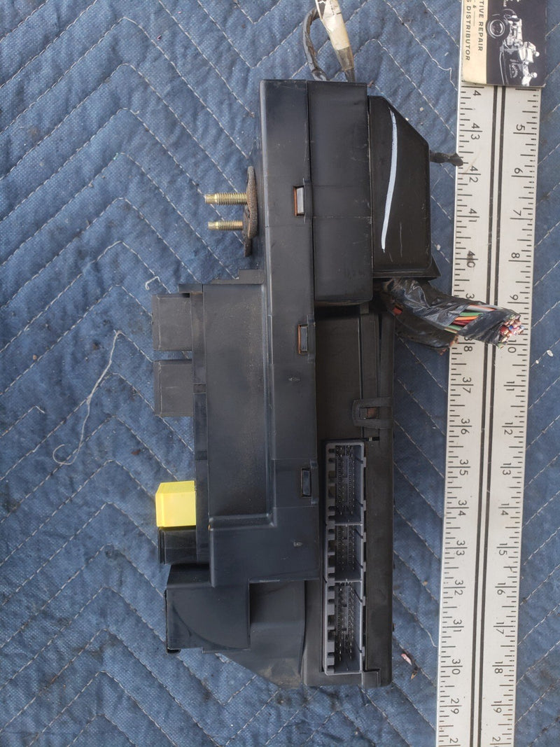 1999-2003 Ford F150 1L3T-14A067-BC Fuse Box Relay Center OEM #1879CN