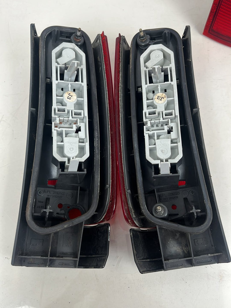 1998-2000 Volvo V70 S70 Upper Lower Tail Light Lamp Assembly Full Set OEM