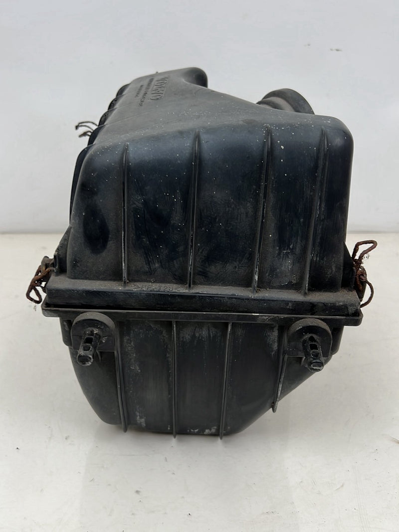 1990-1992 Volvo 740 745 940 Air Filter Cleaner Housing Box 3547102 OEM #5883EM