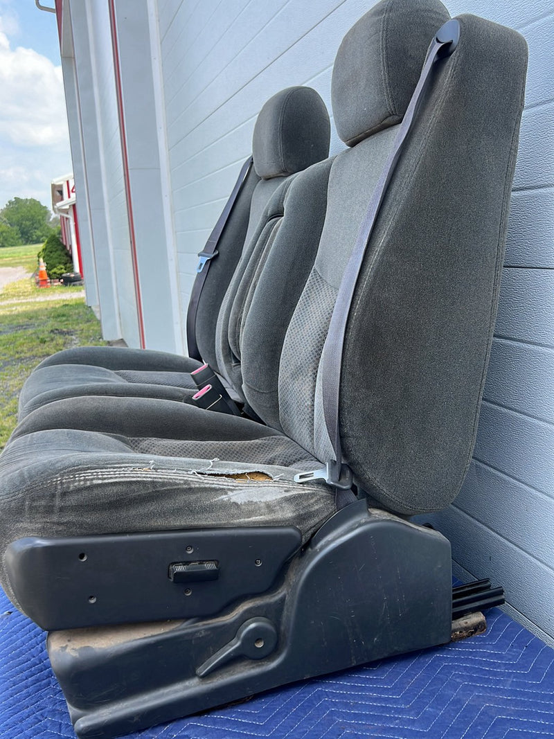1999-2002 Chevrolet Silverado Tahoe Sierra Front Seat Pair Gray Cloth OE #5494EM