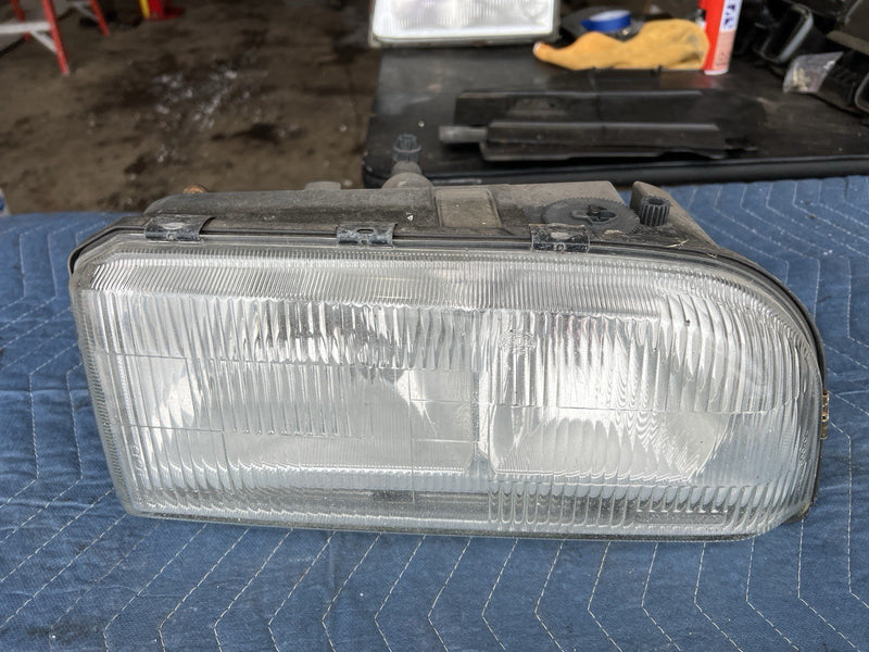 1993-1997 Volvo 850 850R Front Right Passenger Side Headlight Assembly OE #4543E