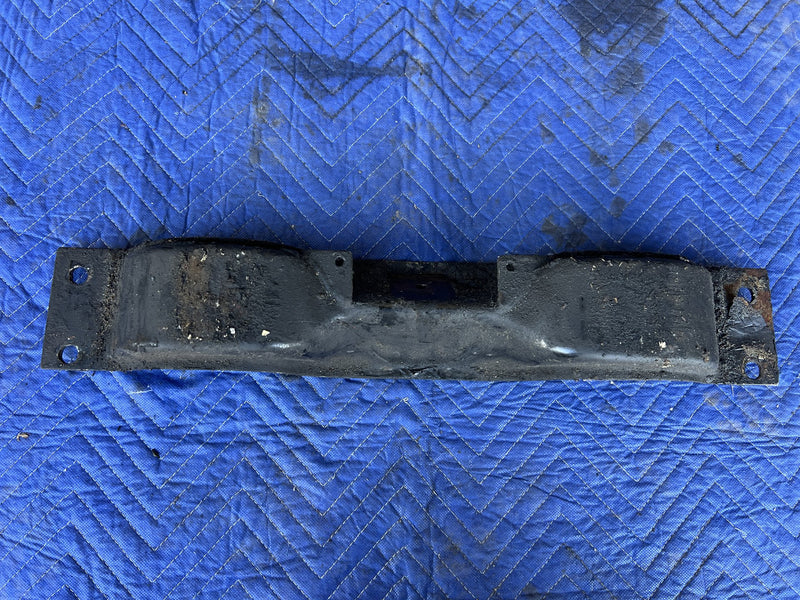Volvo 240 - Crossmember Bracket