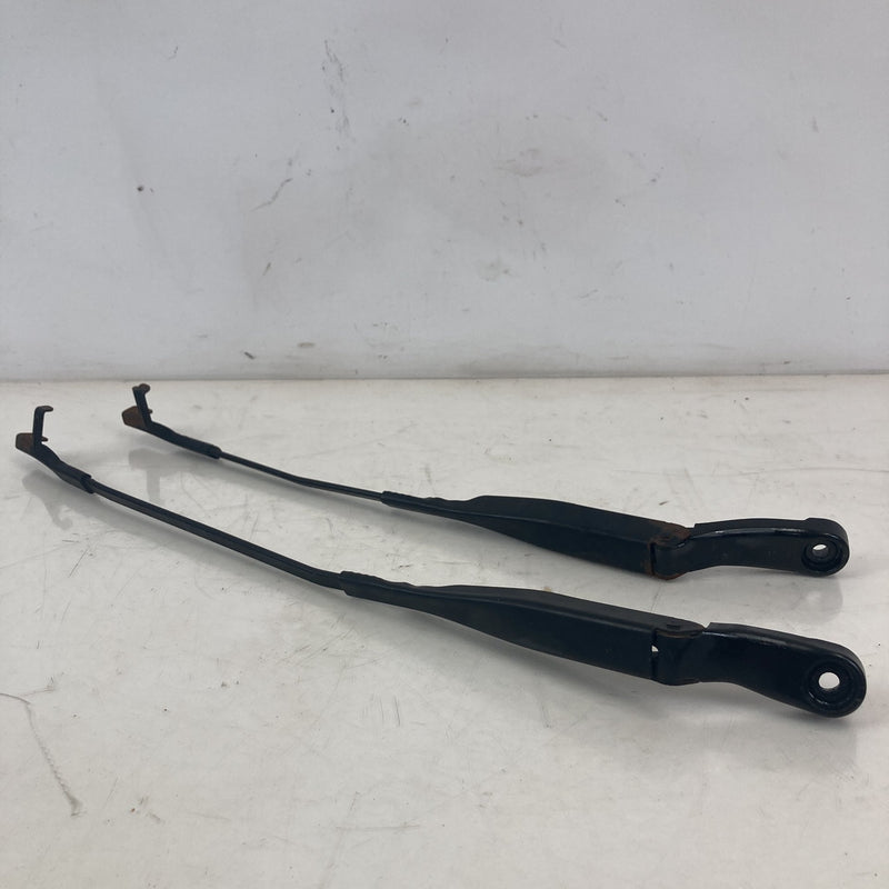 2001-2005 Volkswagen Passat Wiper Arm Pair LH RH OEM #5501M
