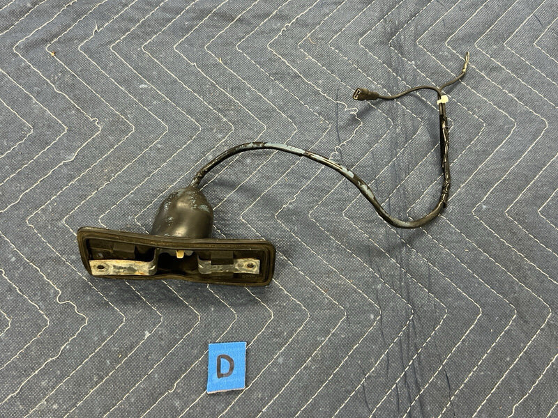 Volvo 240 242 244 245 Fender Turn Side Marker Light Socket 1234246 OEM #3945E