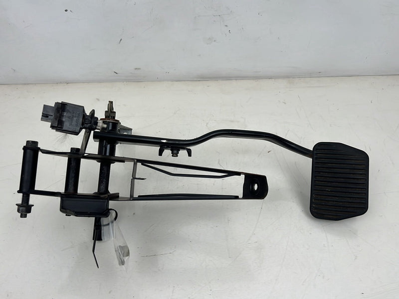 1993-1997 Volvo 850 Brake Pedal Box Lever Assembly 9128577 OEM