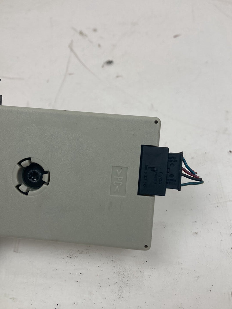2009 BMW 328i E90- Antenna Amplifier PN: AV 9187643