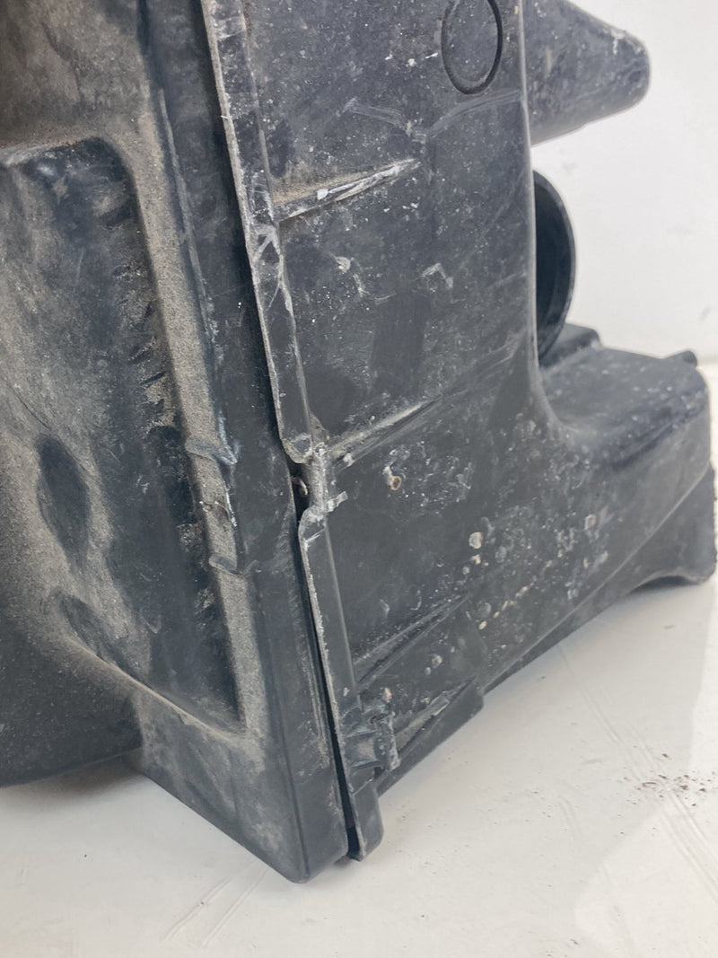 1992 Volvo 940 944 - Air Filter Box PN: 3531829